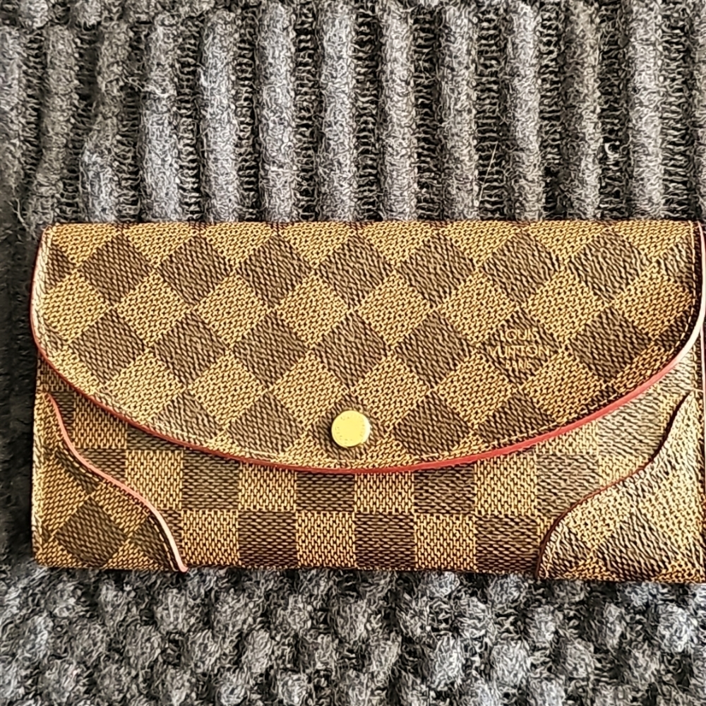 Louis Vuitton Brown Damier Wallet 7.5 x 4 x 0.5